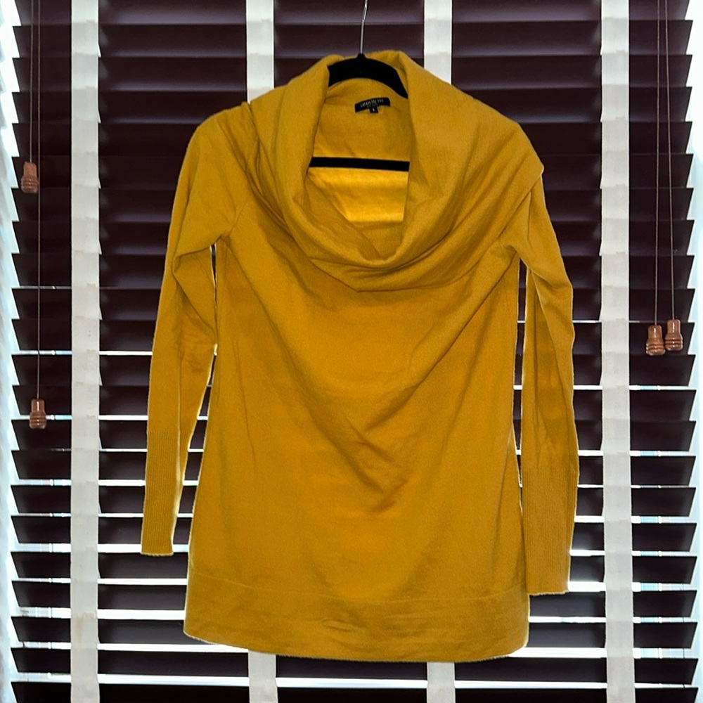 LAFAYETTE 148 100% wool sweater